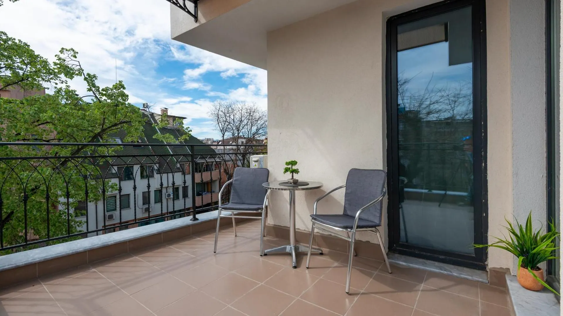 Best Guest 2 Apartments Plovdiv